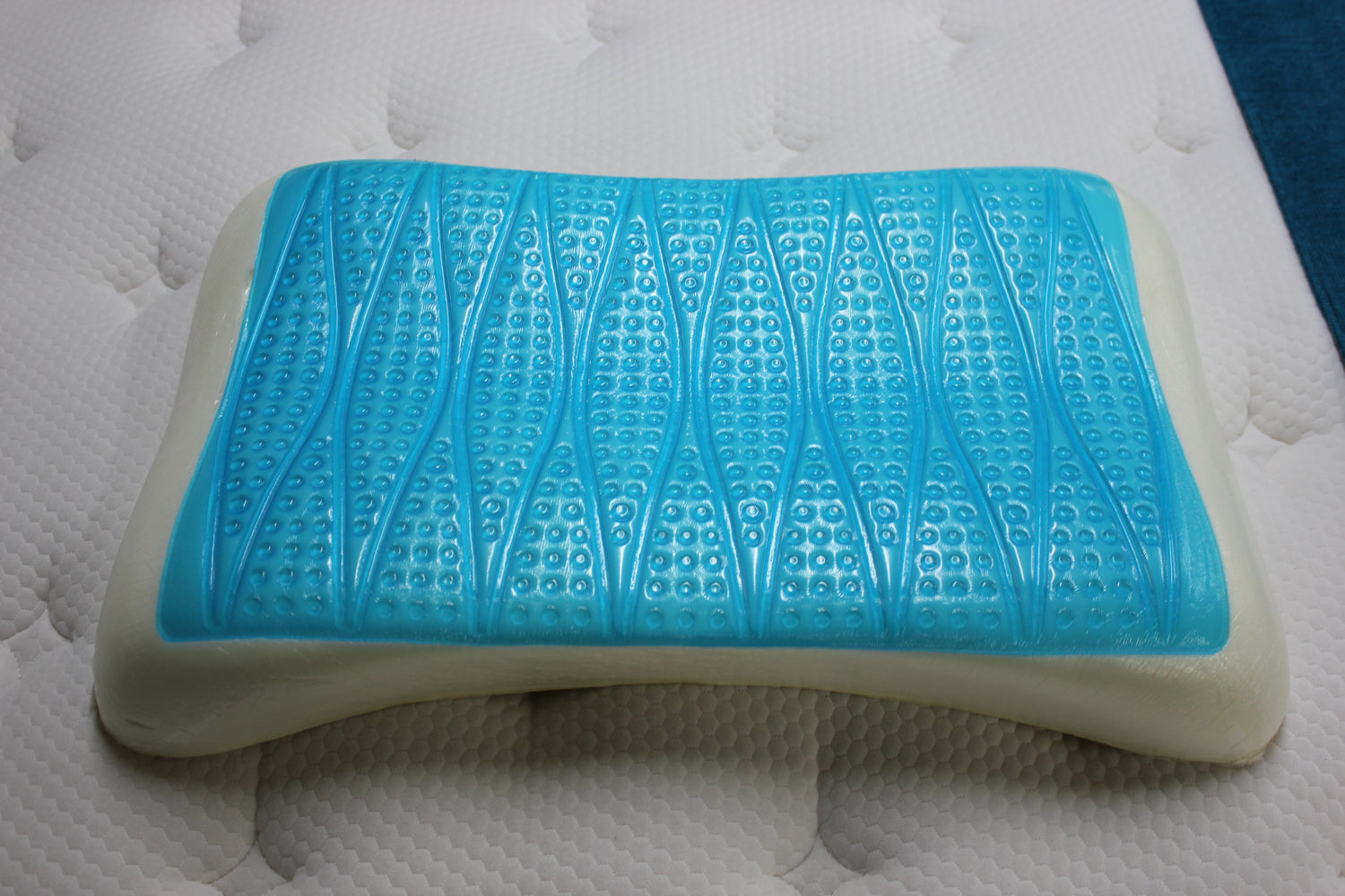 ErgoLife Winged Contoured Pillow