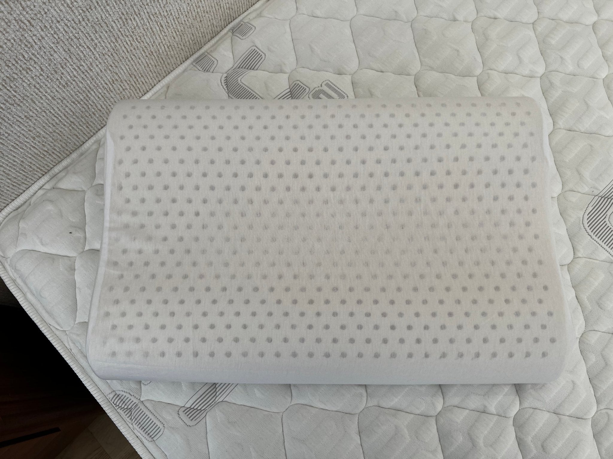 Futura Contour Medium Pillow - Beds for Backs