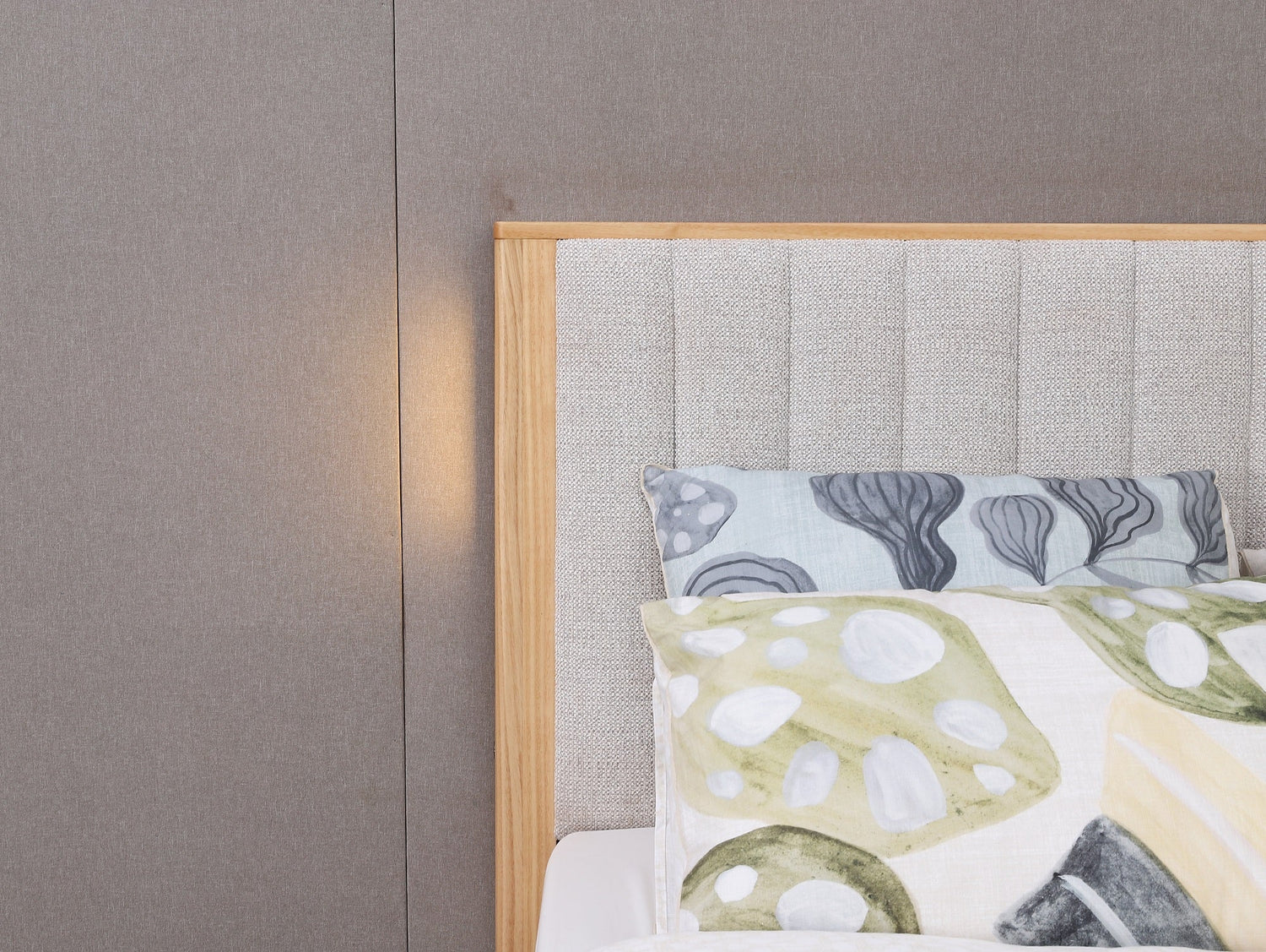 Mlily Breeze Bed and Base - Beds for Backs